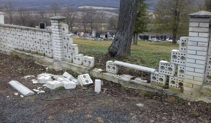 Rekonštrukcia - oplotenie cintorínu 2019