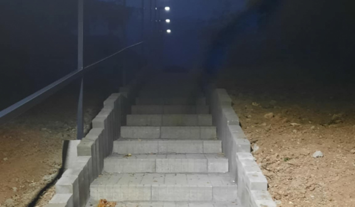 Rekonštrukcia a modernizácia schodov v parku pri spoločenskom areáli
